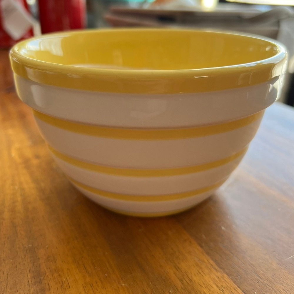 Grace's Pantry Mixing Bowl Set & Pitcher Yellow White Polka Dot Striped 4pc NWOT - Picture 5 of 10